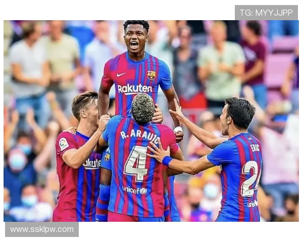 法比奥单赛季轰入21球追平耶利奇纪录再创球队历史辉煌时刻