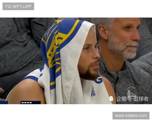 库里低头沮丧离场！48次9+三分吞里程悲 轰38+4勇士遭开拓者双杀